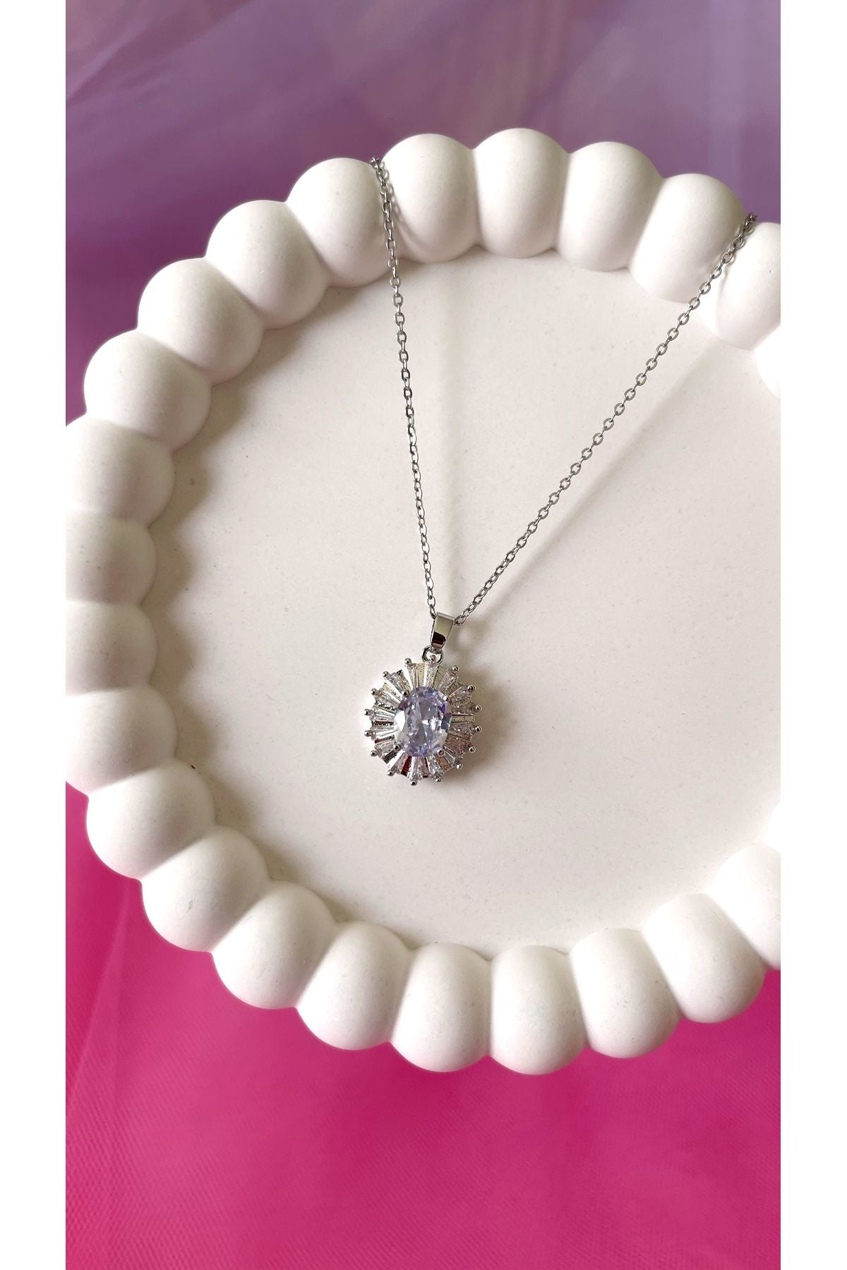 Oval Zirkon Taşlı Çelik Kolye